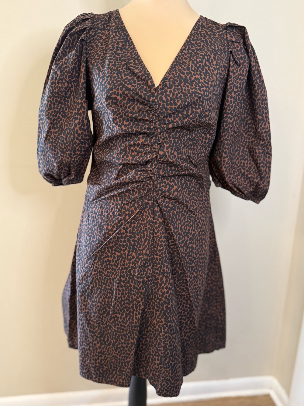 Universal Thread leopard print ruched elbow sleeve midi dress SZ 8